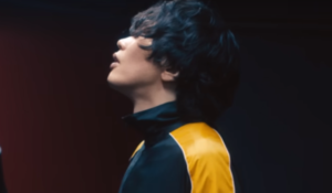 米津玄師のkick backと筋トレの奇妙な関係？動画のムキムキっぷりにも注目！